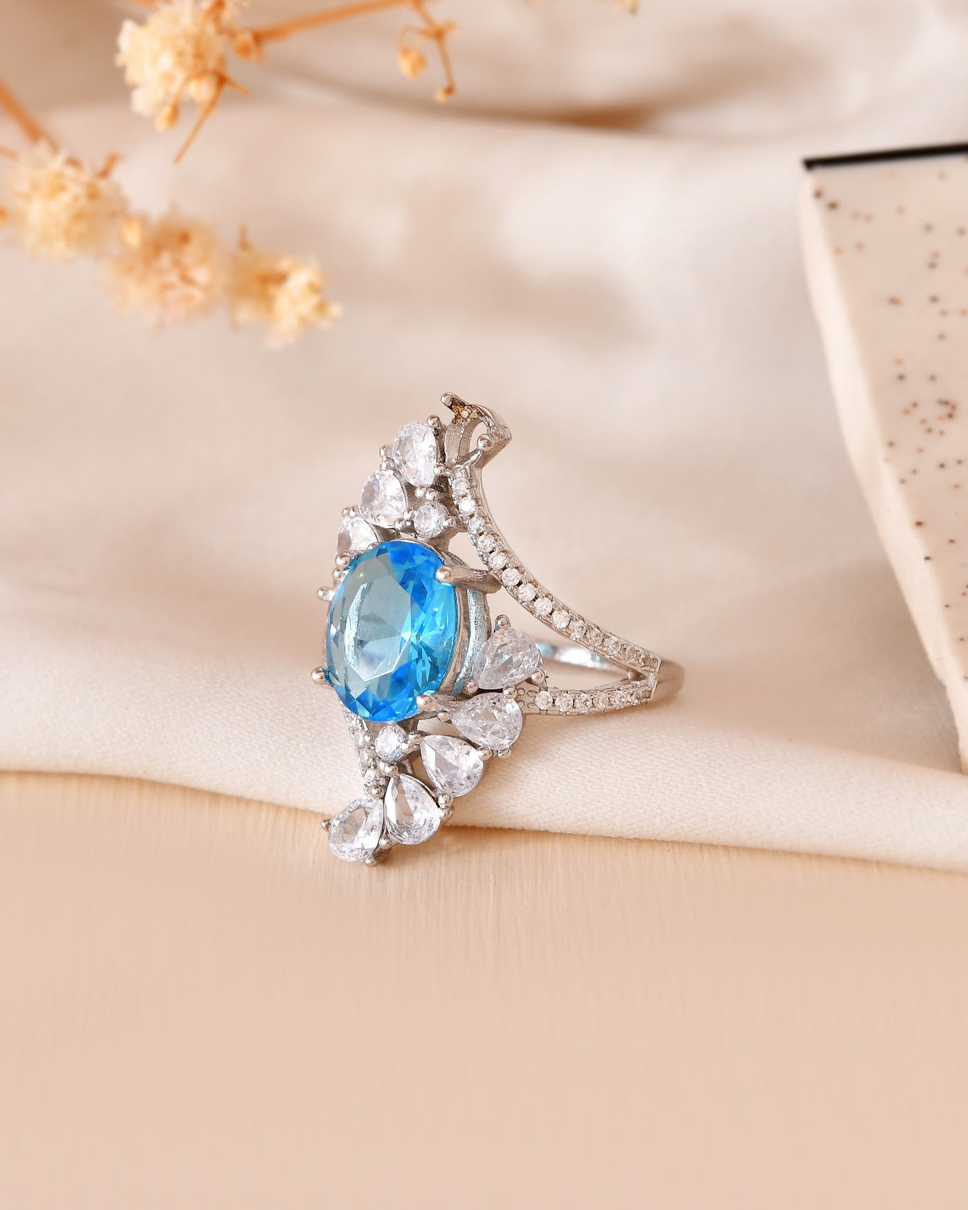 Classic Feminine Charm Ring