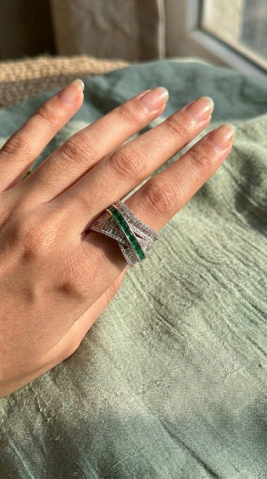 Emerald Elegance Crossover Ring