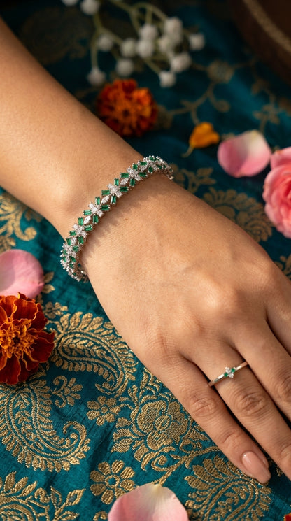 Green Baguettes Corners Flexible Bracelet