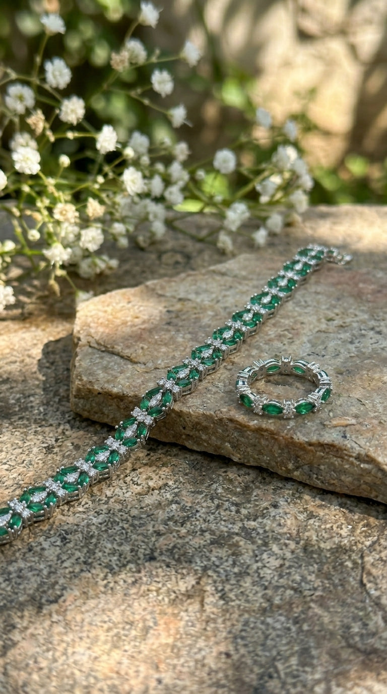 Green Baguettes Corners Flexible Bracelet