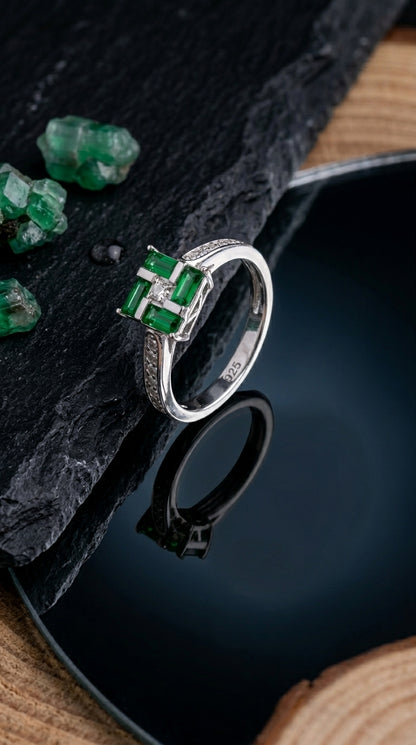 Emerald Luxe Geometric Ring